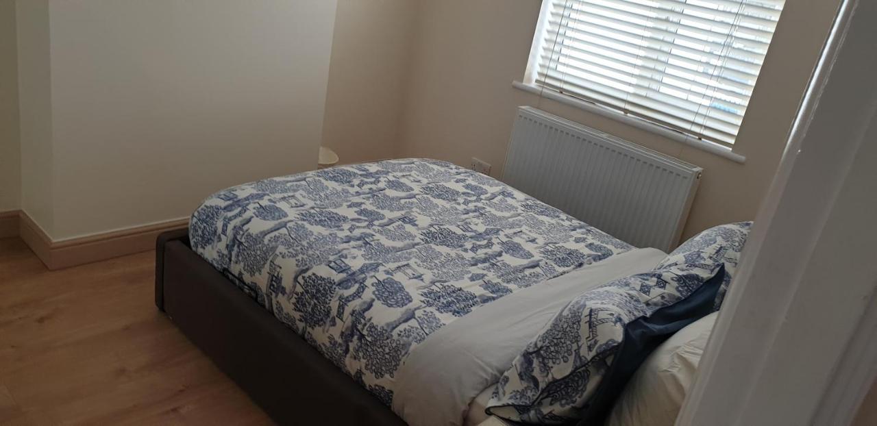 London Luxury 3 Bedroom 2 Bathrooms Flat 1 Min To Redbridge Station Free Parking & Wifi Wanstead Exterior foto